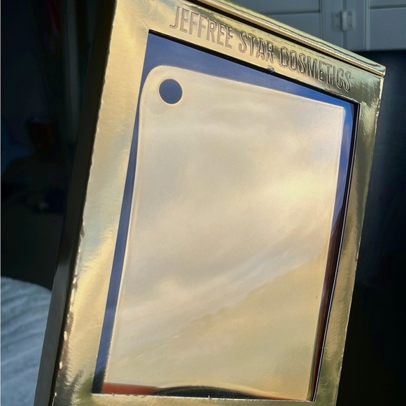 SOLD Jeffree Star Limited Edition 10th Anniversary Gold Blooded Cleaver Mirror - Picture 4 of 6